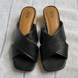 NWOT Nordstrom Rack clog like sandal with crisscross straps.